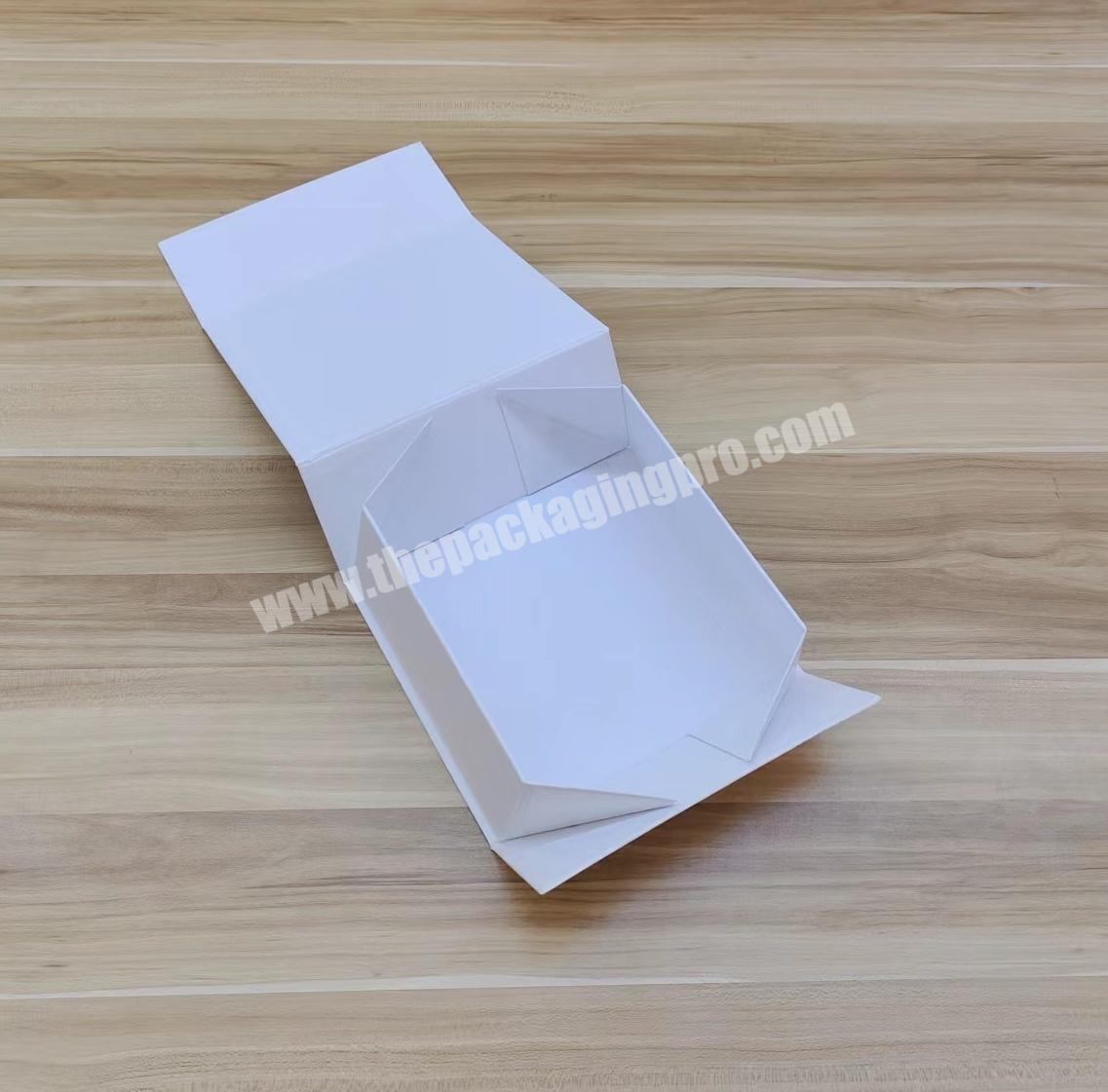Custom LOGO White Magnetic Closure Rigid Cardboard Paper Box