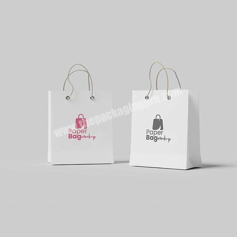 Custom Printed Paper Gift Bag Packaging Luxury White Paper Card Clothing Garment Apparel Packaging Bag with Your Own Logo