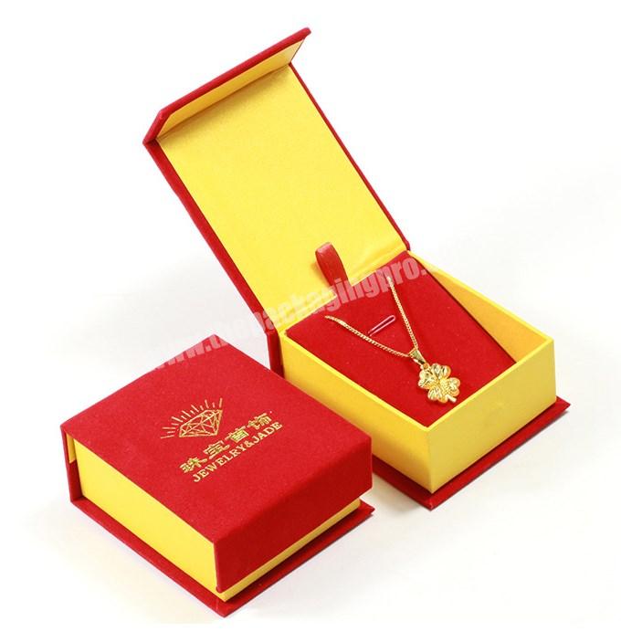 Elegant Chinese Red Velour Magnetic Gift Box Jewelry Display Boxes Gold Jewelry Box with Custom Logo