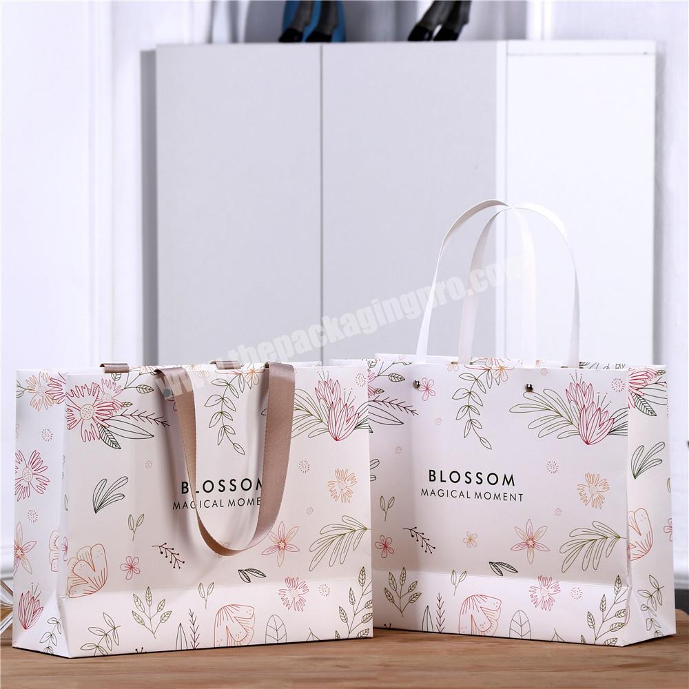 High Quality Luxury Accept Customised Logo Gift Carry Paper Shopping Bags With Ribbon Handle