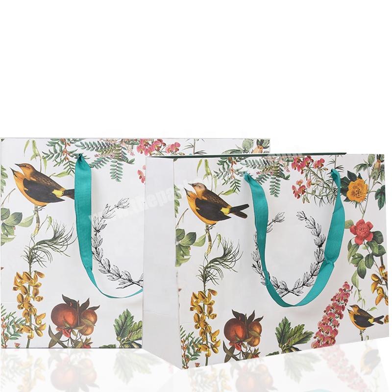 Hot Sale Luxury Paper Bag Flower And Bird Pattern Shopping Paper Bag Custom Boutique Paper Shopping Bag