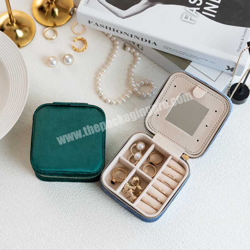 Hot selling Green Velvet Travel Portable Square Jewelry Box Earrings Necklace Jewelry Storage Box