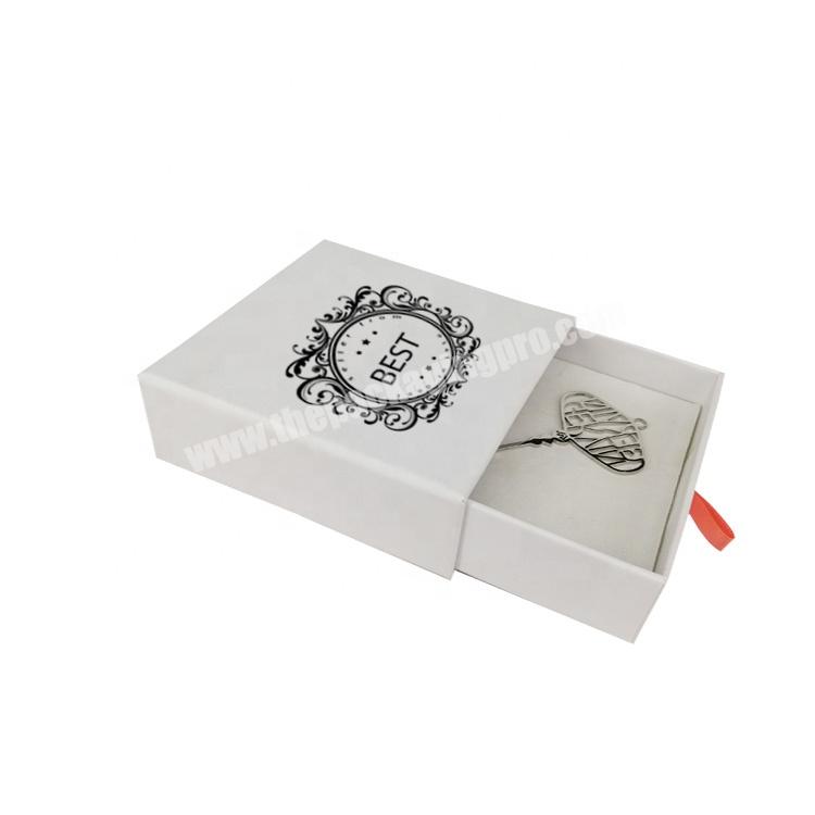 Lady Fashion Jewelry Brooch Pin Men Bow Tie Sets Brooch Square Display Gift White Drawer Box Rigid Packaging Custom LOGO