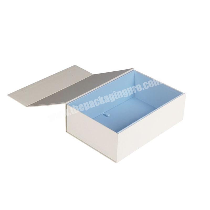 Luxury White Custom Logo Printed Cardboard Apparel Packaging Magnet Closing Folding Clothing Boxes Package