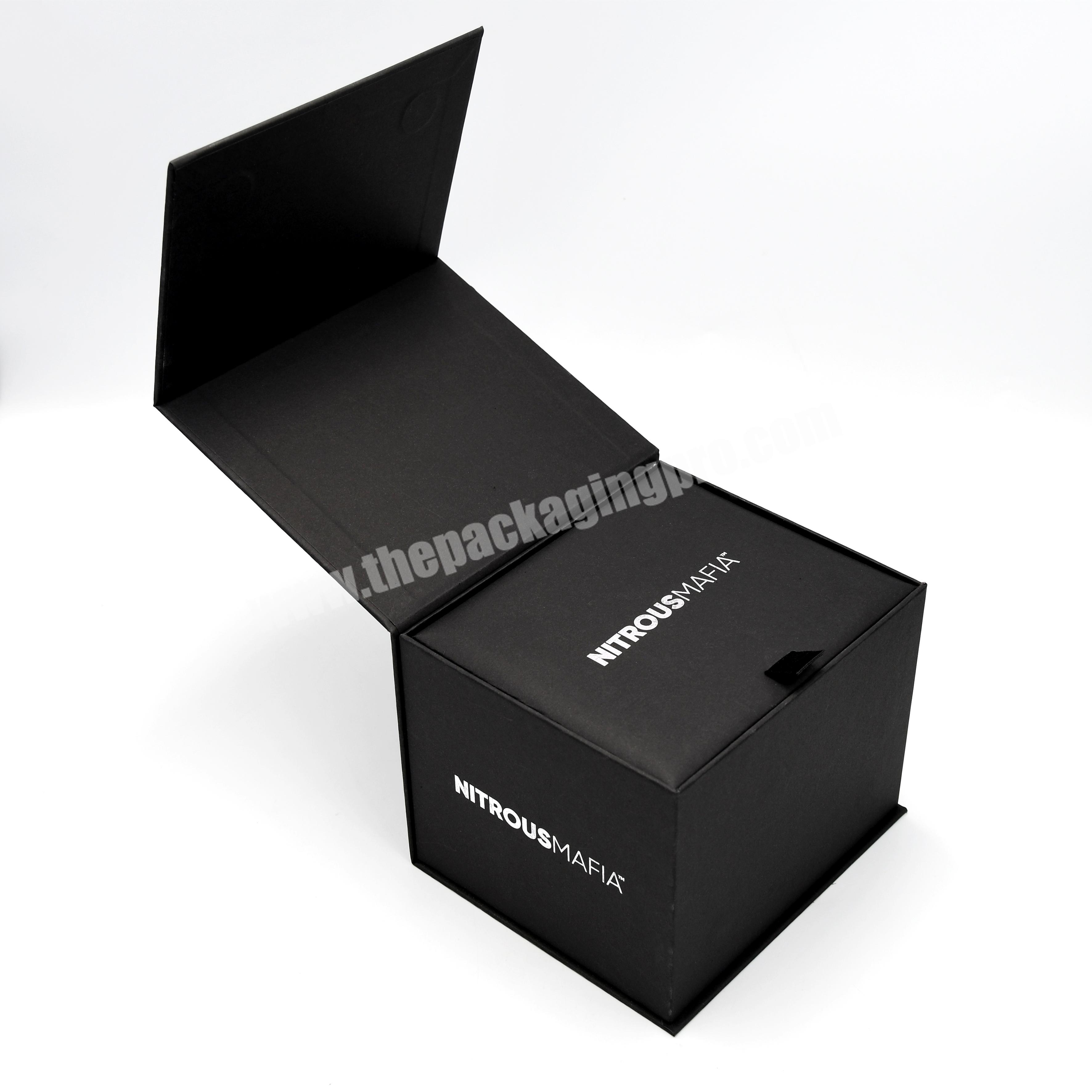 Premium  black paper rigid cardboard gift packaging box  with magnetic closure for electronics