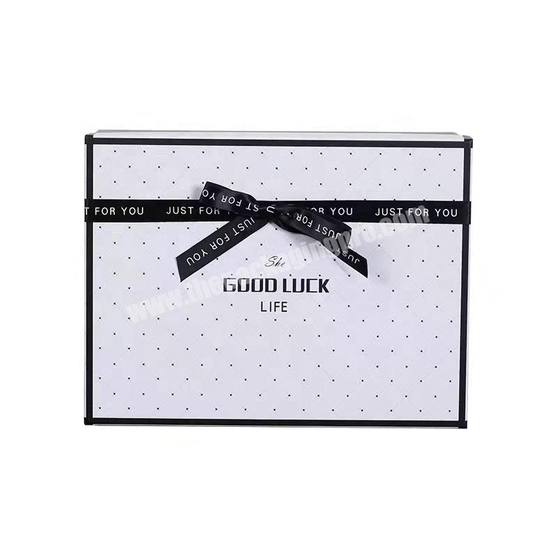 Reusable New creative white and black gift box ,cosmetics lipstick Valentine's Day gift box aromatherapy birthday packing box