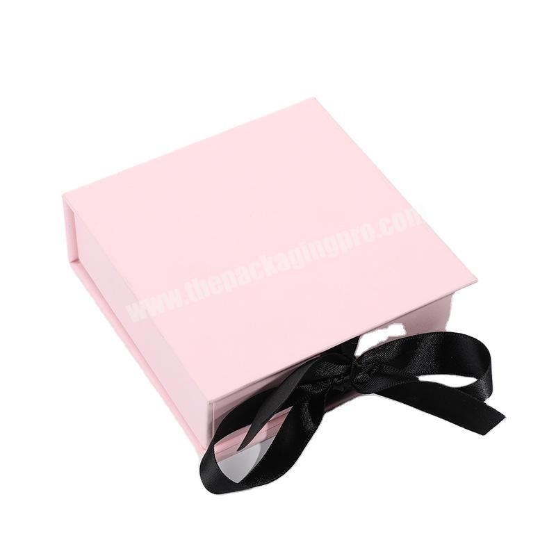 Wholesale Custom Logo Closure Pink Necklace Jewelry Box Gift Packaged