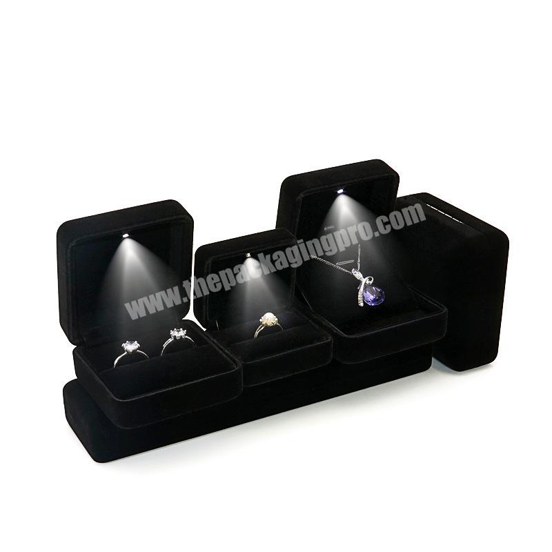 Wholesale Luxury Velvet Pendant Necklace Ring Earring Bracelet Ring Necklace Bracelet Led Jewelry Packaging Gift Box with Light