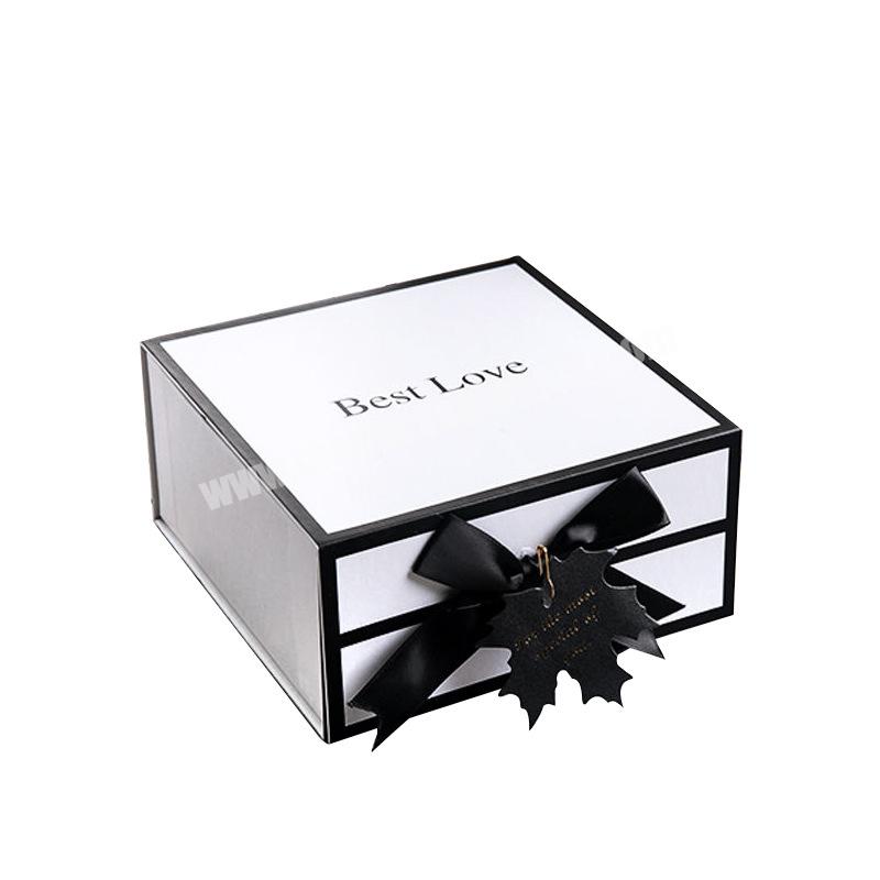 Wholesale price customize logo wedding bride mate gift box