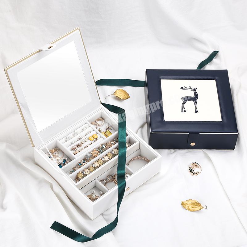 Christmas Square Fawn Leather Embroidery Cosmetic Boite Bijoux Packaging Box Bracelet Bracelet Organizer Box Jewelry Box