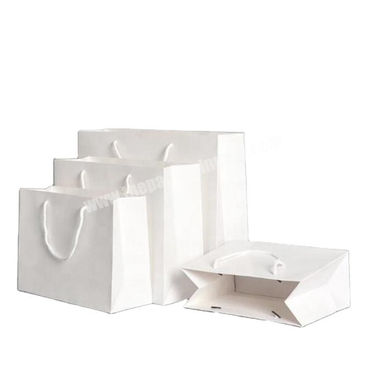 Classical Style Top Grade Shoes Clothes Packing Paper Bag Eco-friendly Bag Portable Cardboard Paper Bag