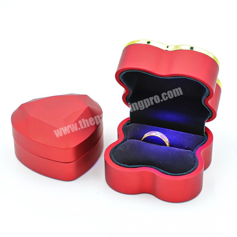 Custom creative personalized wholesale price fancy velvet wedding engagement led heart ring display boxes packaging jewelry box