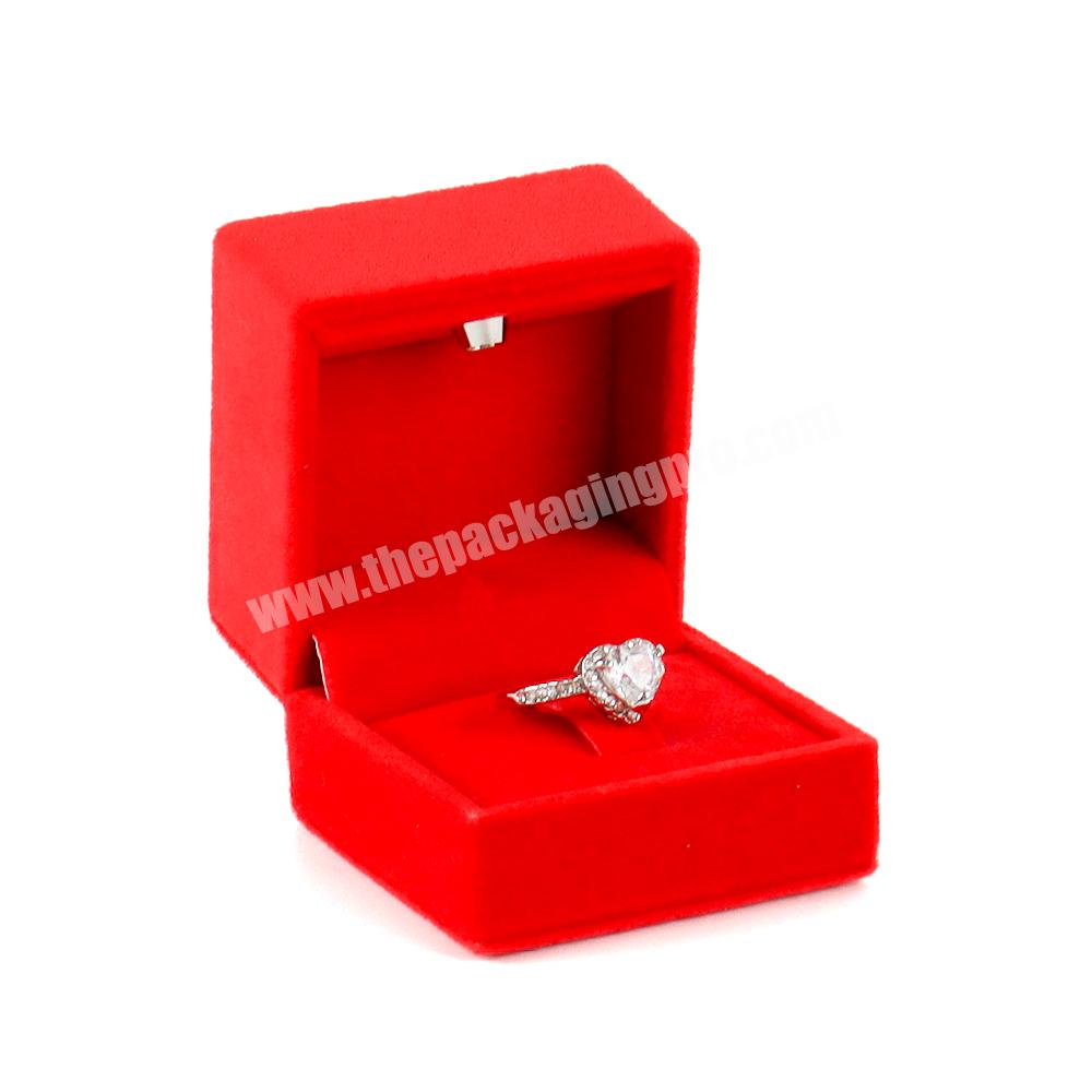 Custom design velvet flip ring jewelry box packaging luxury jewelry velvet wedding ring box for engagement velvet jewelry box