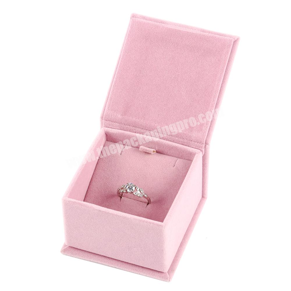 Custom flip velvet ring necklace gift box jewelry velvet wedding ring box for engagement custom logo vintage jewelry box