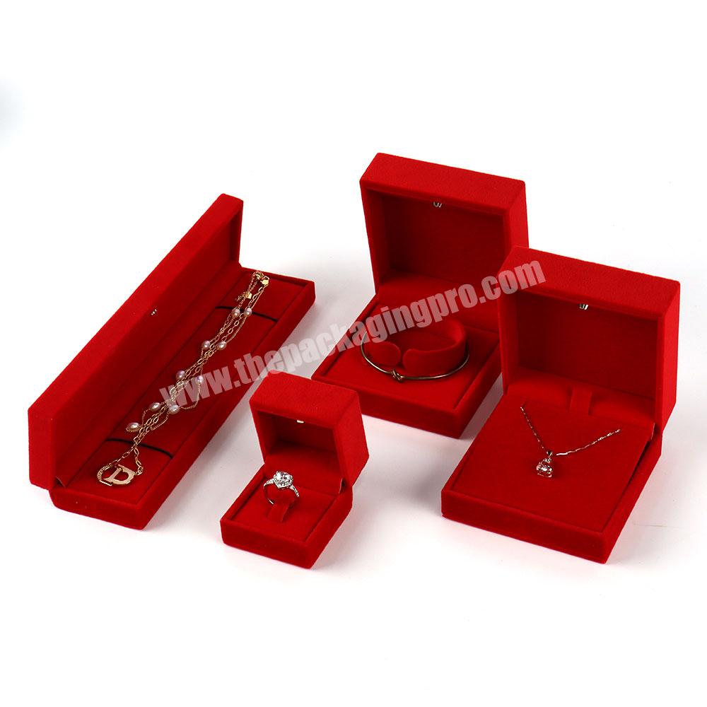 Custom logo jewelry box  fashion high quality valentine gift box for women square velvet weddingred jewelry gift boxes