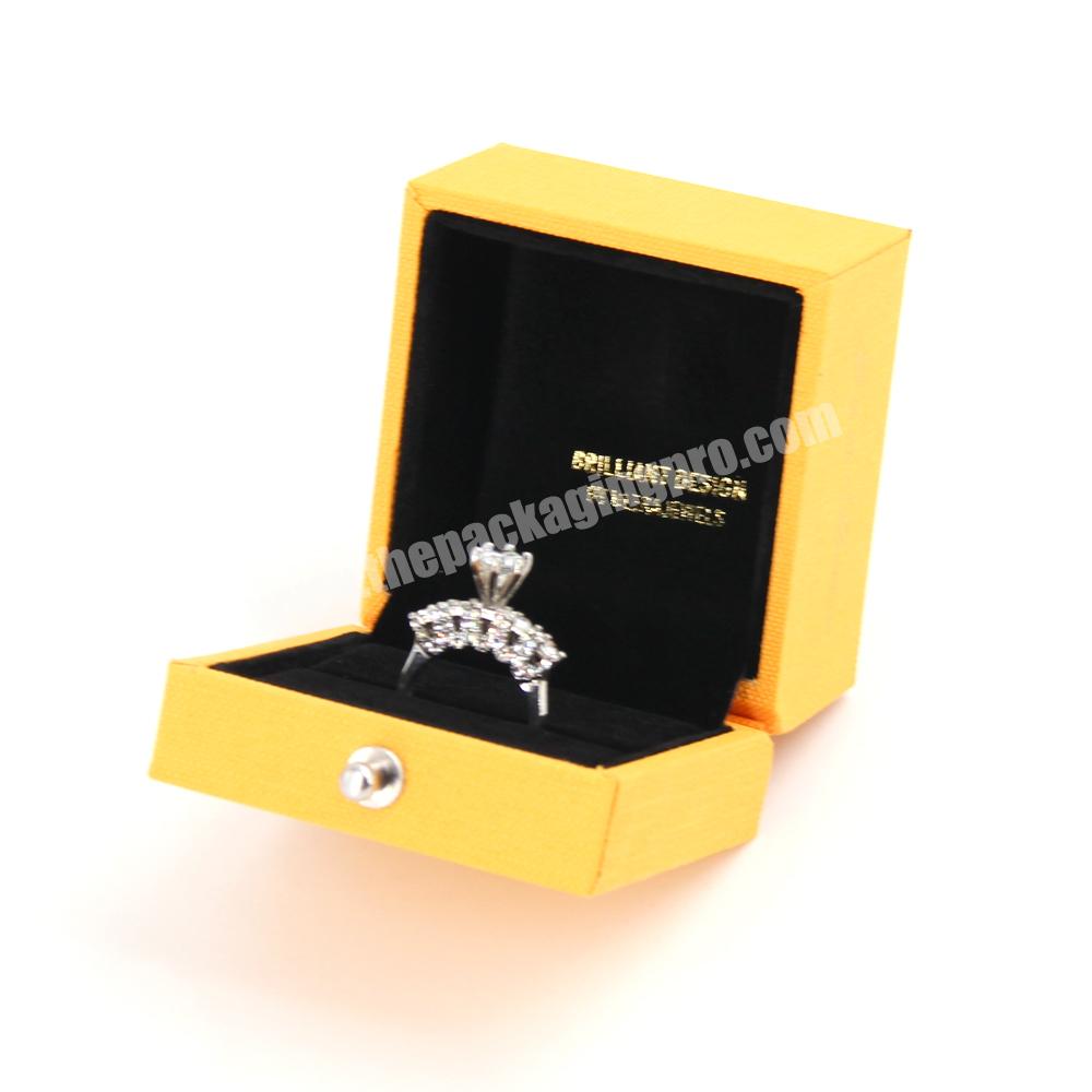 Custom logo magnetic jewelry box packaging ring necklace jewelry storage box travel luxury ring packaging magnetic jewelry box