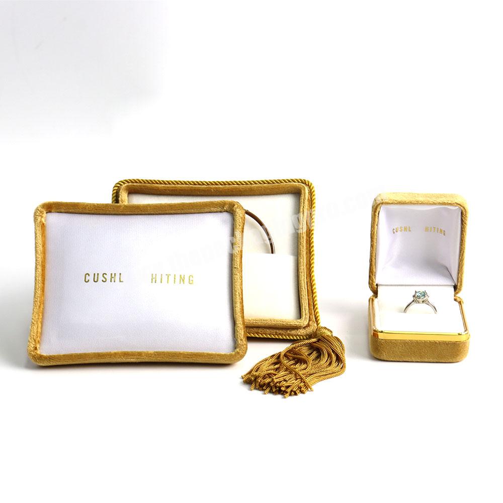 Custom made yellow velvet jewelry set gift box bangle wedding gift packaging jewelry box jewelry velvet gift box with tassels