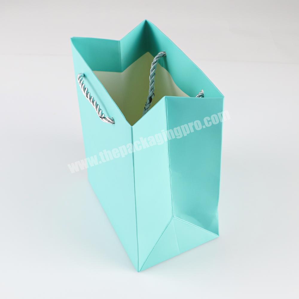 Custom printed wholesale biodegradable luxury black white kraft shopping paper craft gift bags with your own logo