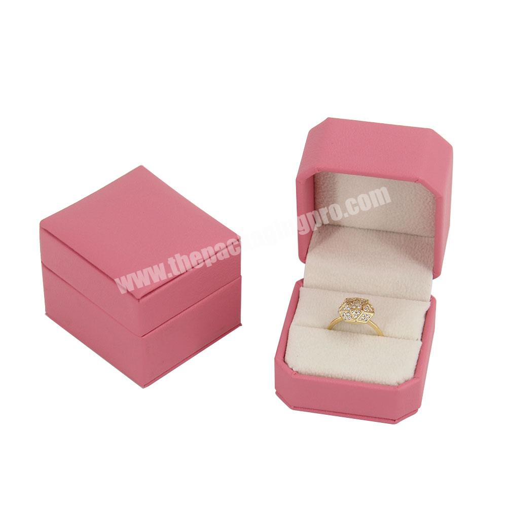 Luxury custom elegant logo packaging jewelry box portable pu leather jewelry box minimalist jewelry pink packaging box