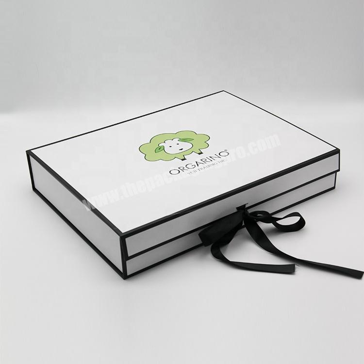 custom logo t shirt packaging paper box silk pillowcase green box packaging for apparel